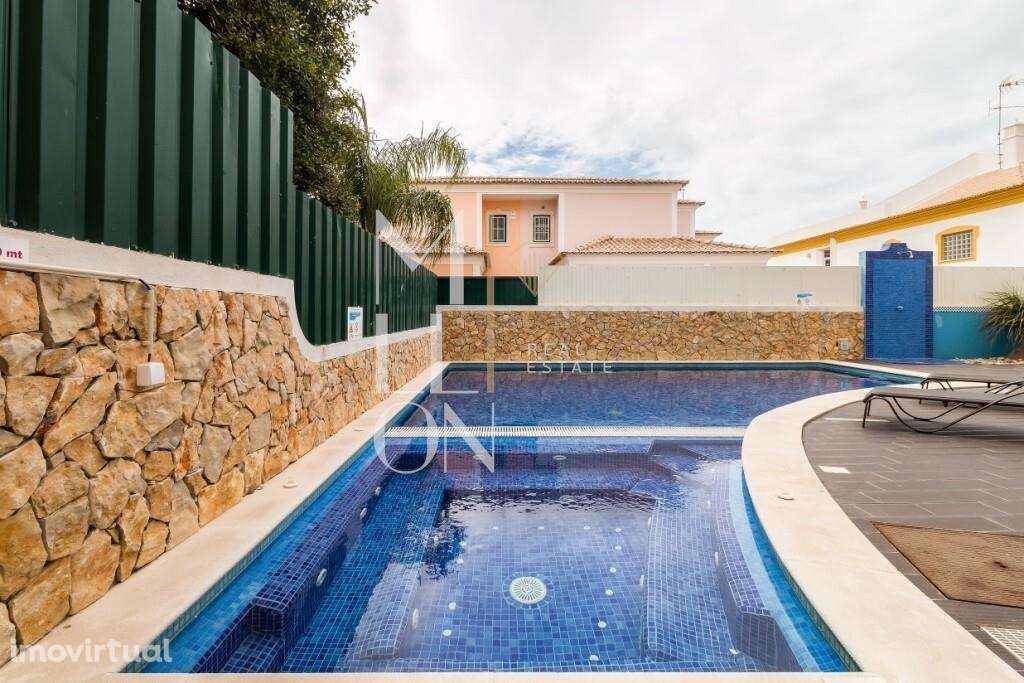 Fantástica Moradia T5 no Coração de Albufeira - Grande imagem: 3/38