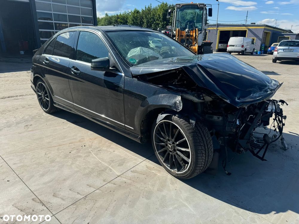 Mercedes W204 C 280 C 300 231KM Silnik 272947 272.94 - 2