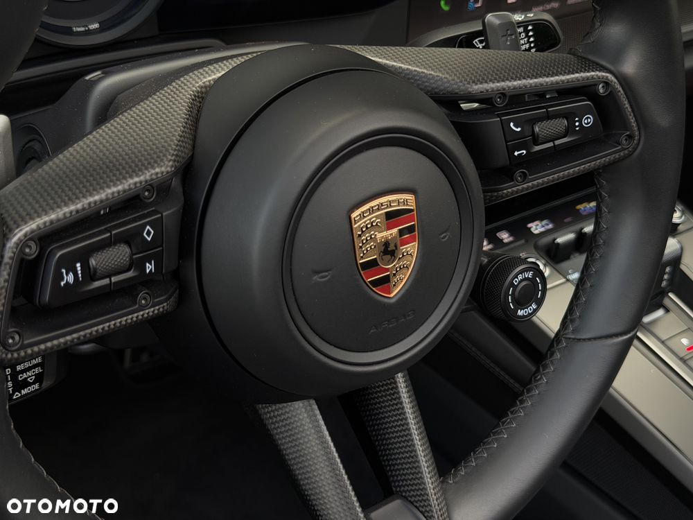 Porsche 911 Targa 4 GTS - 13