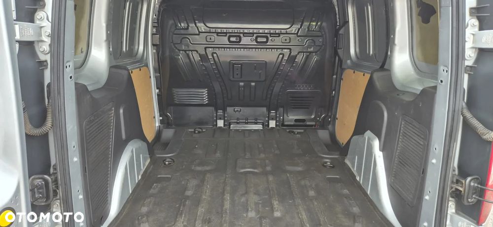 Ford Transit Connect - 13
