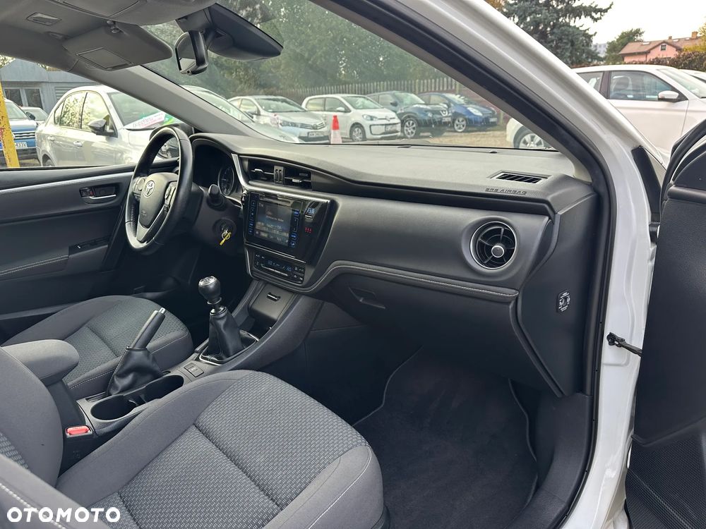 Toyota Corolla - 16