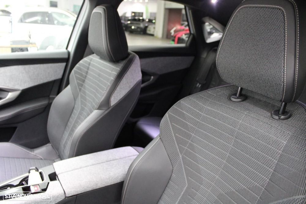 Peugeot E-3008 73 kWh Allure - 11