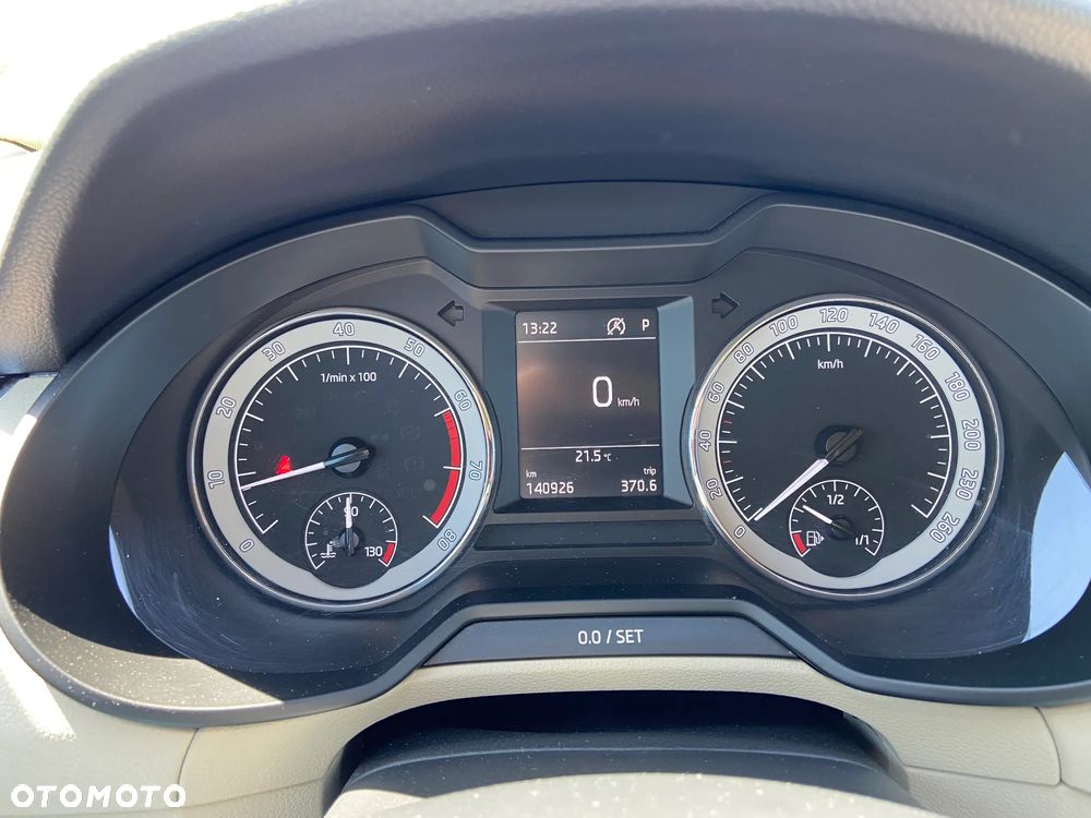 Skoda Octavia ver-1-4-tsi-elegance-dsg - 12