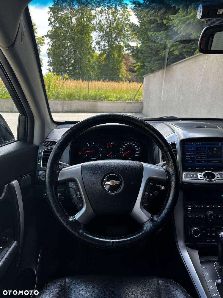 Chevrolet Captiva 2.2 D LTZ - 24