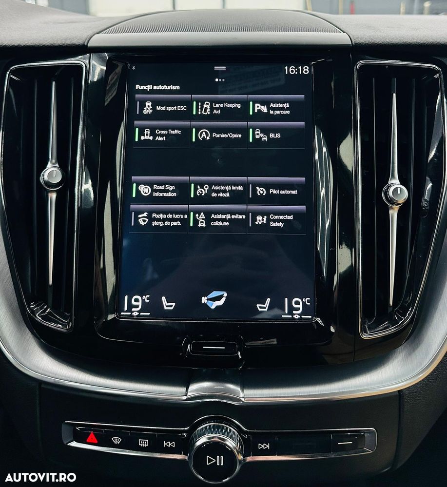 Volvo XC 60 D4 AWD Geartronic Momentum - 26