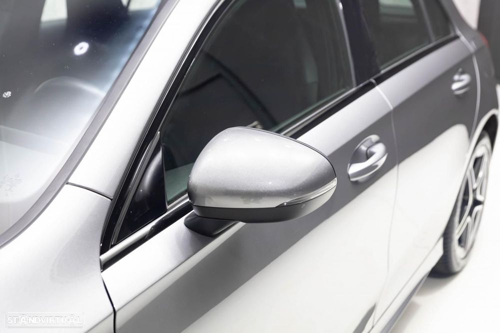 Mercedes-Benz A 250 e 8G-DCT AMG Line - 14