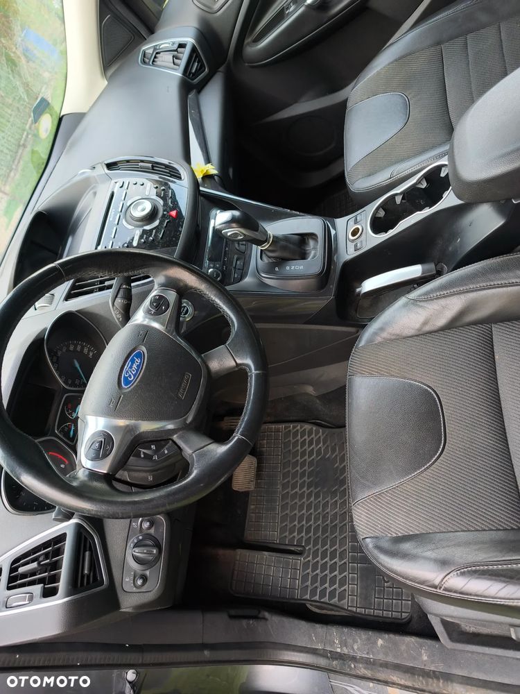 Ford Kuga - 7