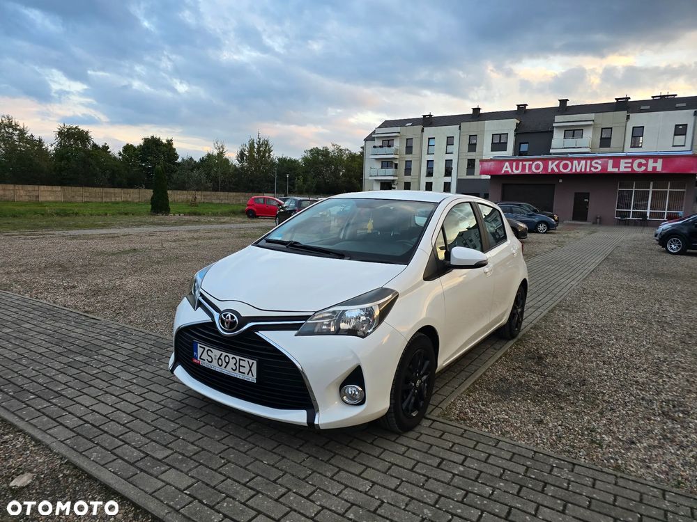 Toyota Yaris 1.33 Premium EU6 - 1