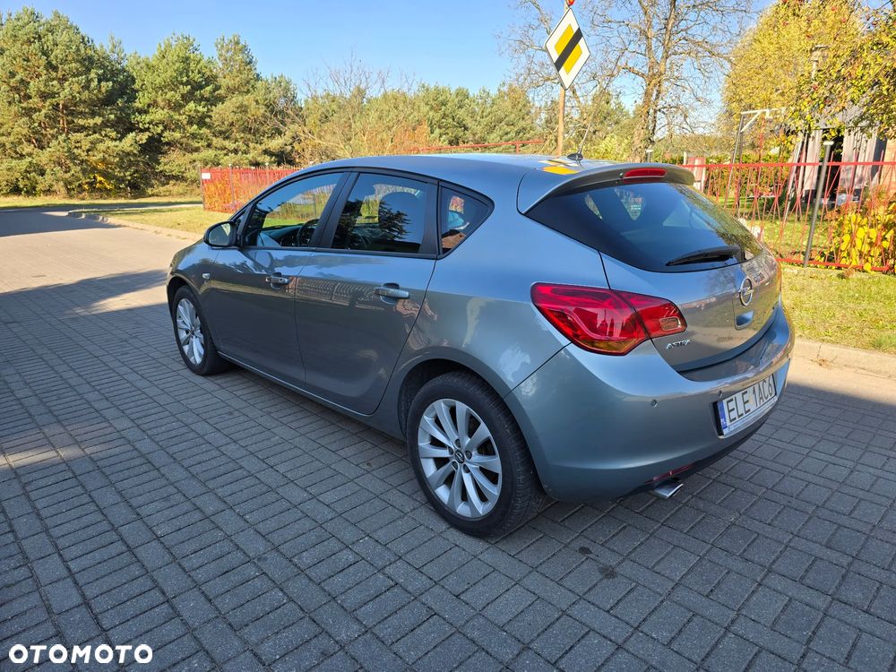 Opel Astra - 2