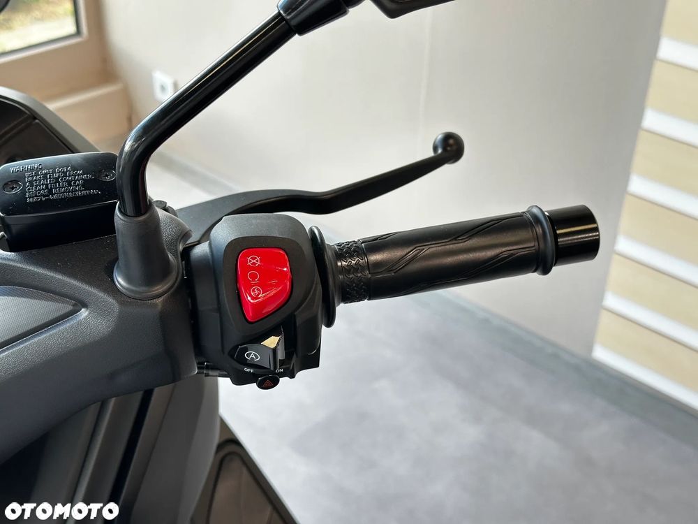 Yamaha X-max - 9