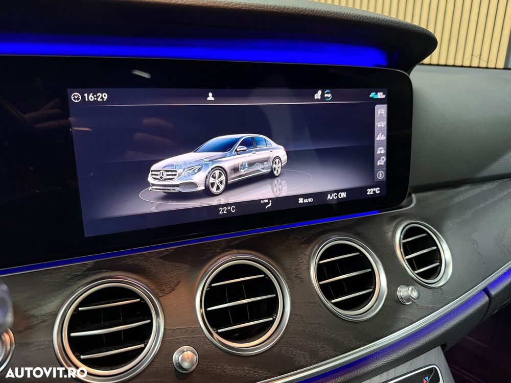 Mercedes-Benz E 220 d T-Modell 4MATIC Aut. - 12