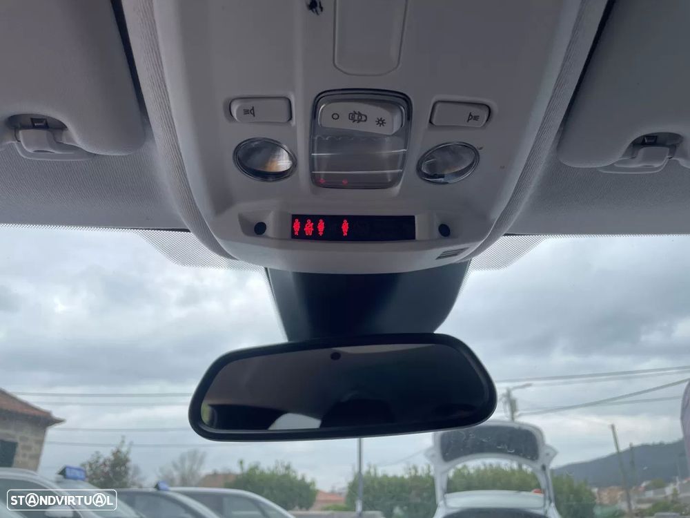 Peugeot 208 1.2 PureTech Allure - 30