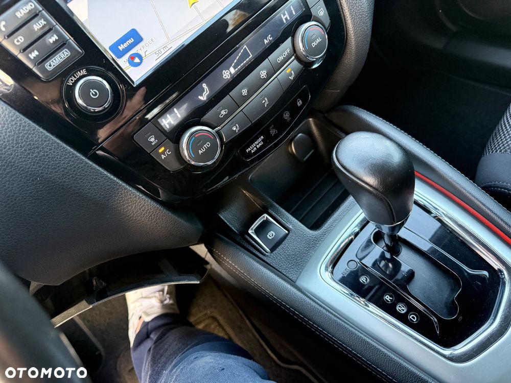 Nissan Qashqai - 25