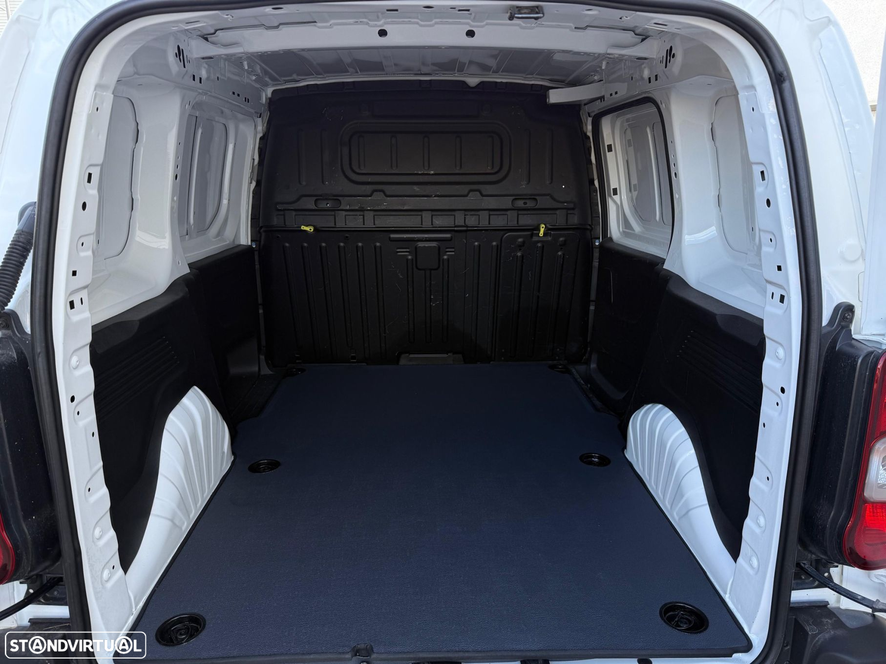 Peugeot Partner Outro - 15