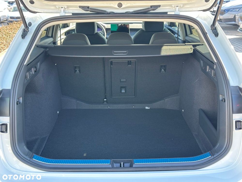 Skoda Superb 2.0 TDI SCR Essence DSG - 8