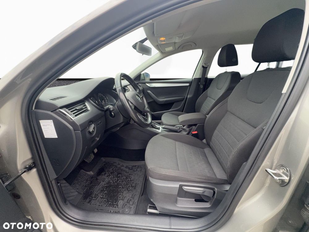 Skoda Octavia 1.6 TDI Ambition DSG - 19