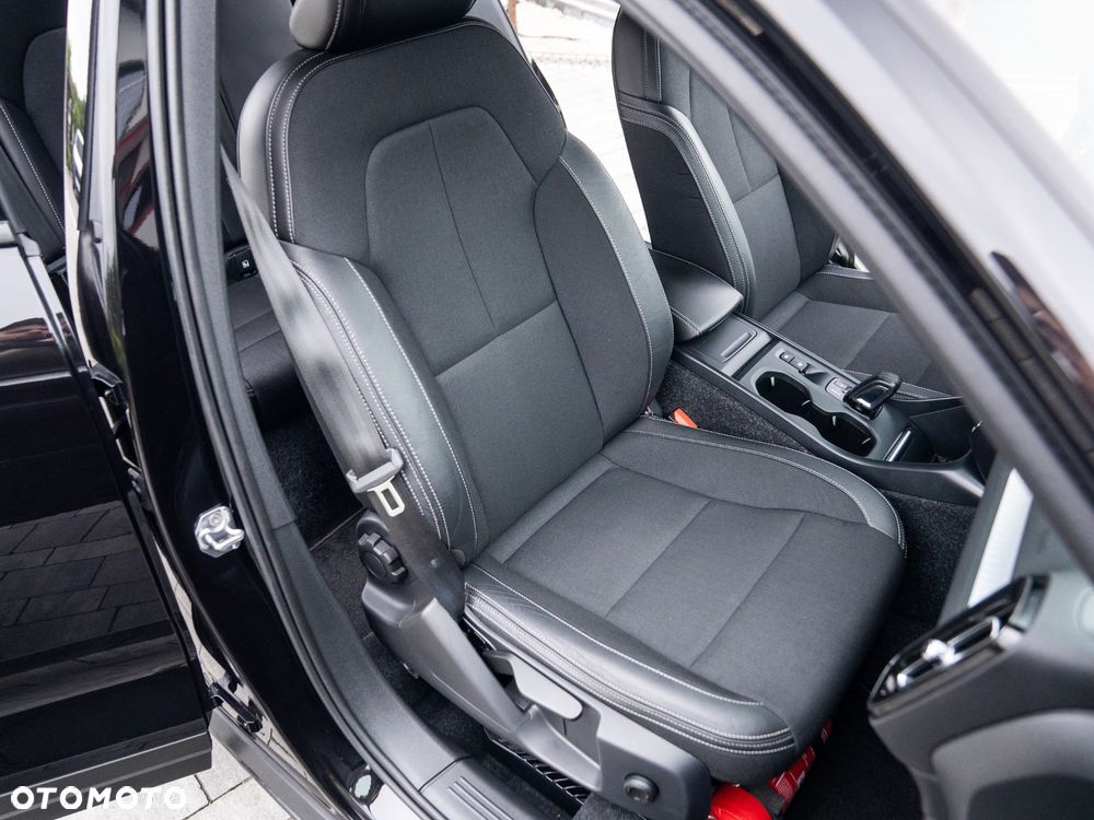 Volvo XC 40 D3 Momentum Pro - 26