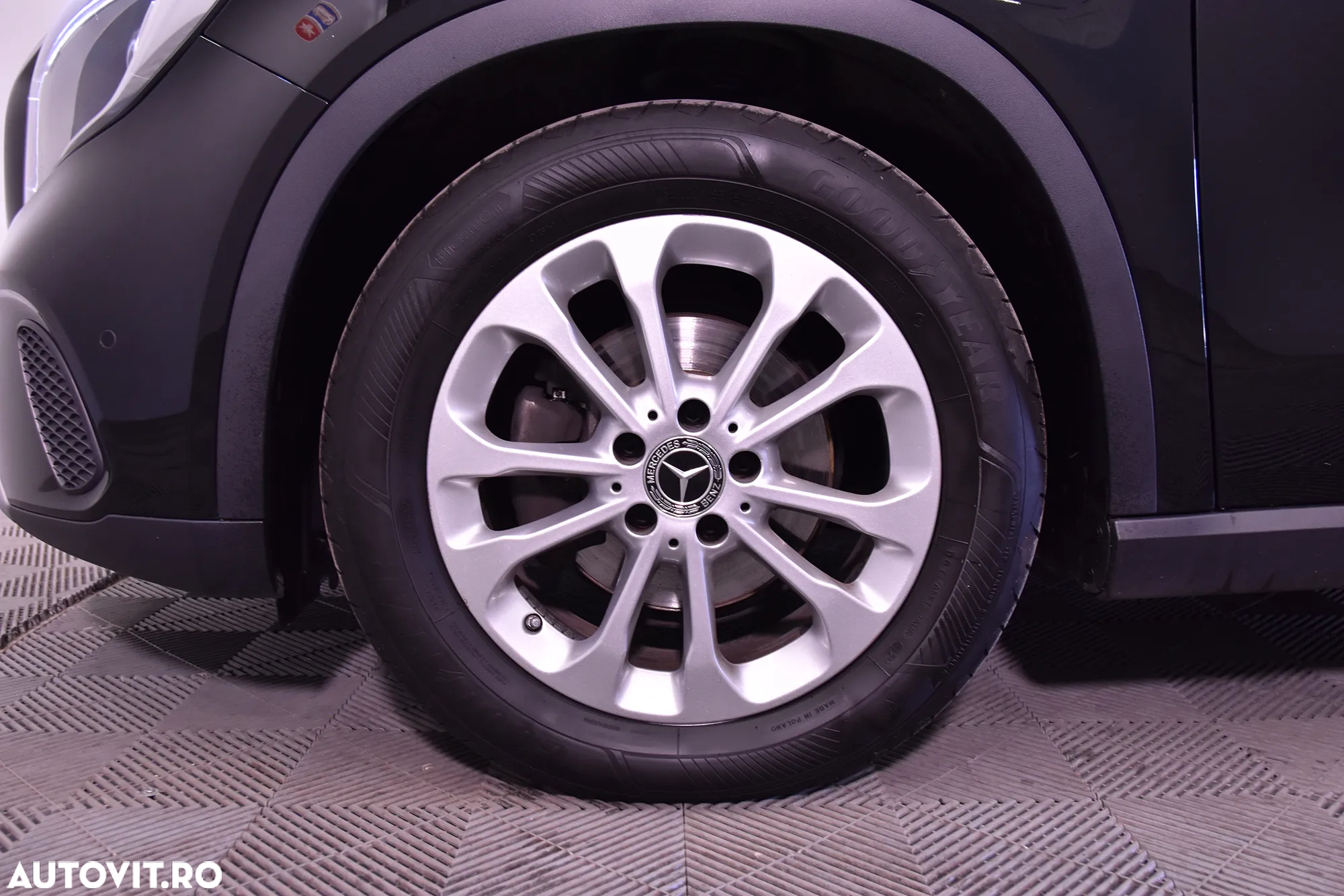 Mercedes-Benz GLA 200 d 7G-DCT - 12