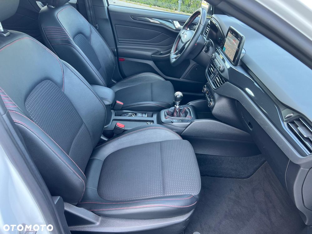 Ford Focus 1.0 EcoBoost Start-Stopp-System ST-LINE STYLE - 14