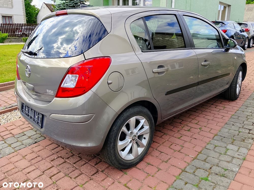 Opel Corsa 1.2 16V Cosmo - 6