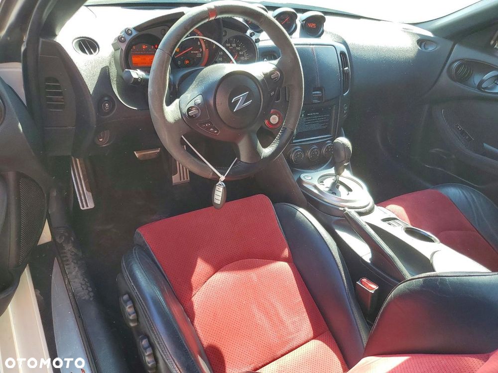 Nissan 370 Z - 8