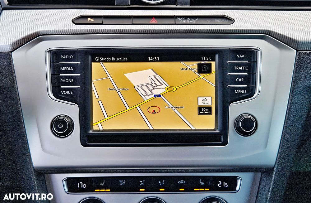 Volkswagen Passat - 22