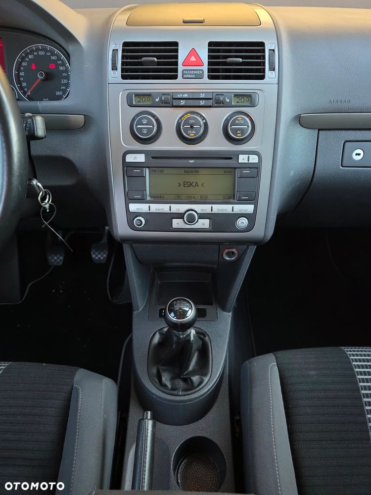 Volkswagen Touran 1.4 TSI United - 13