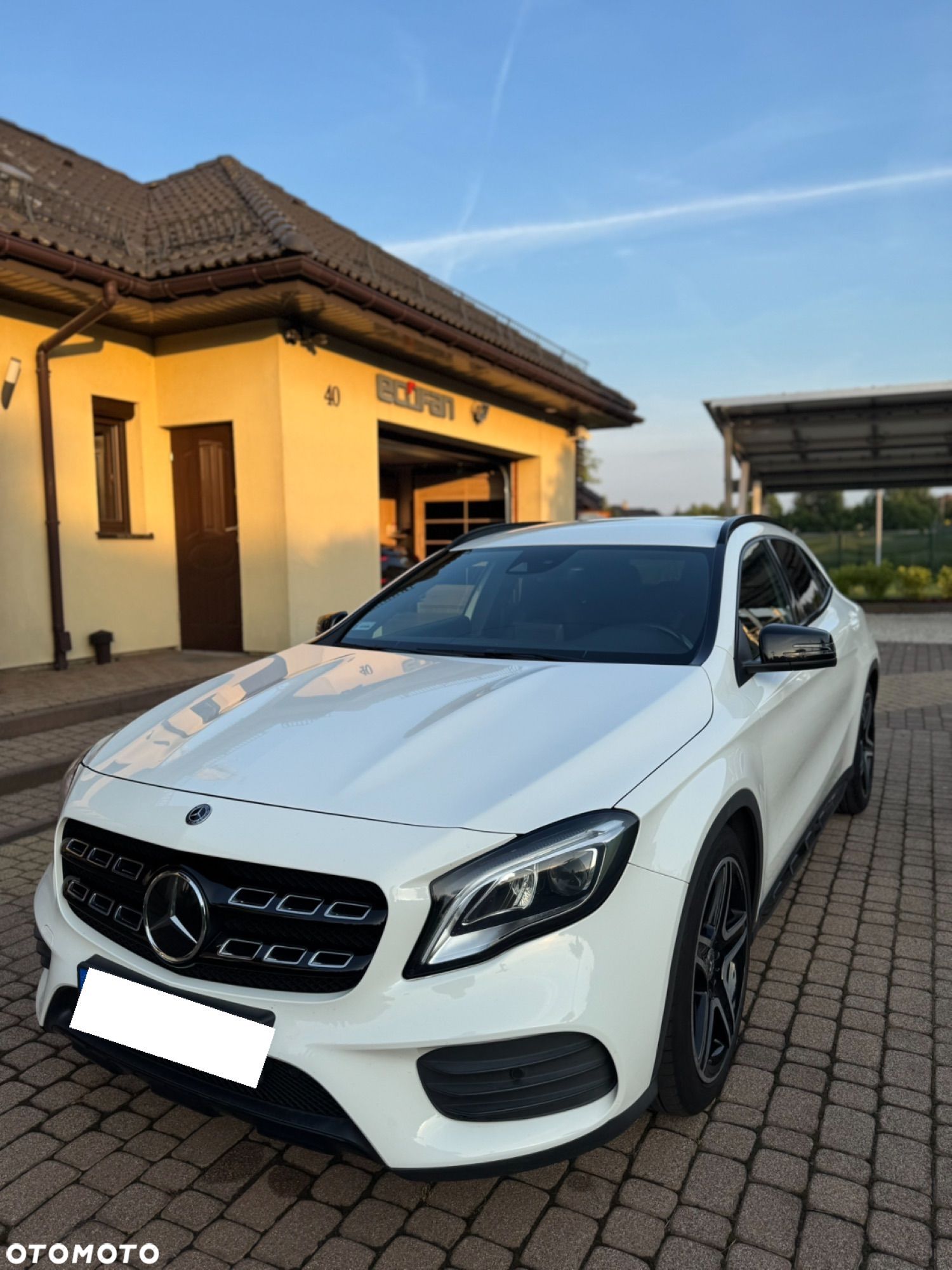Mercedes-Benz GLA 200 7G-DCT AMG Line - 1