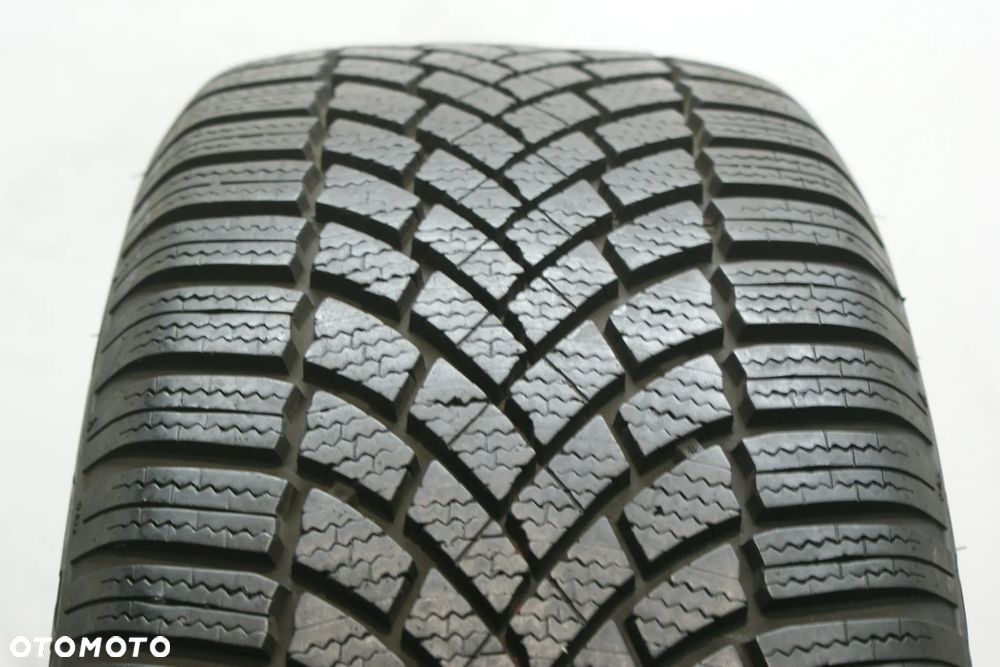 235/55R18 BRIDGESTONE BLIZZAK LM005 , 7,4mm 2023r B3443