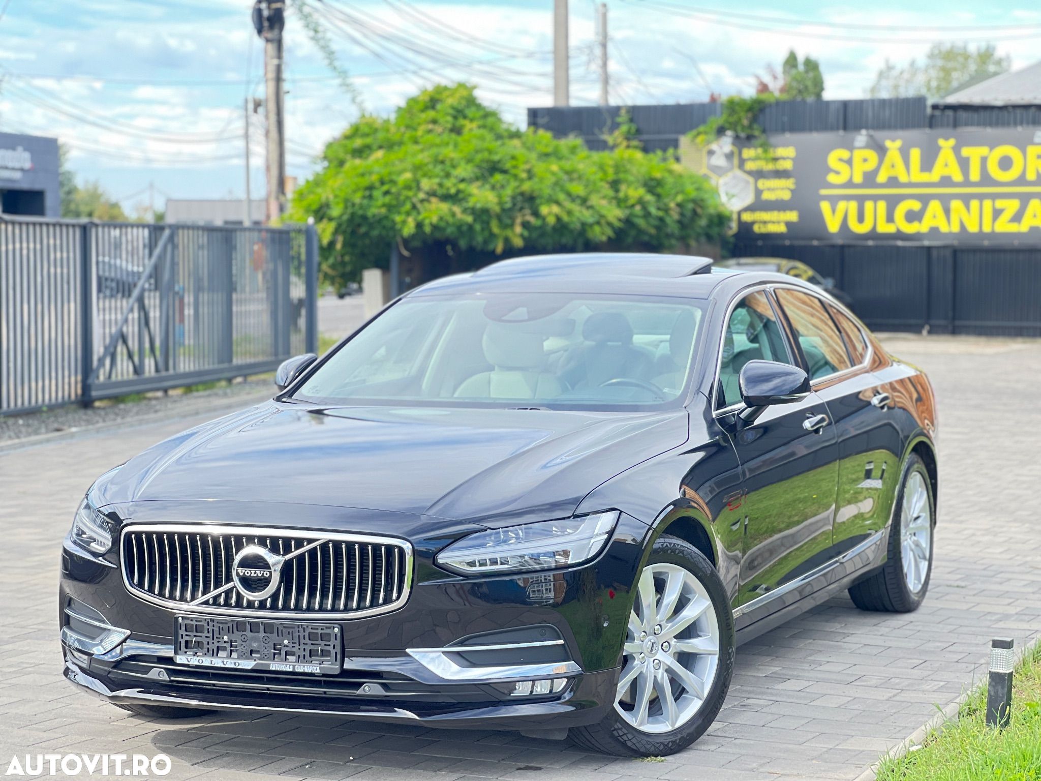 Volvo S90 D5 AWD Geartronic Inscription - 1