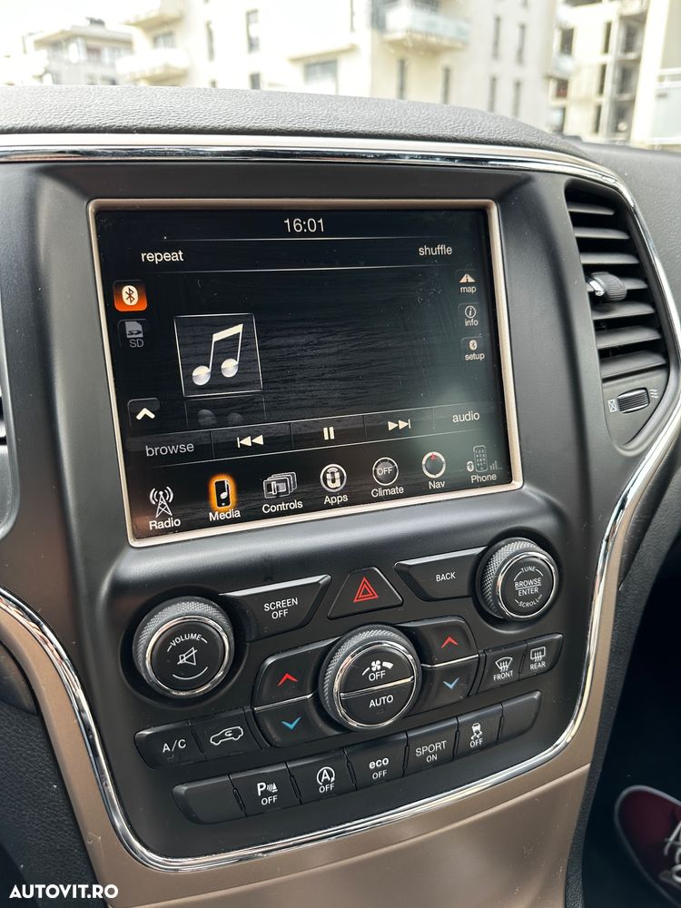 Jeep Grand Cherokee - 9