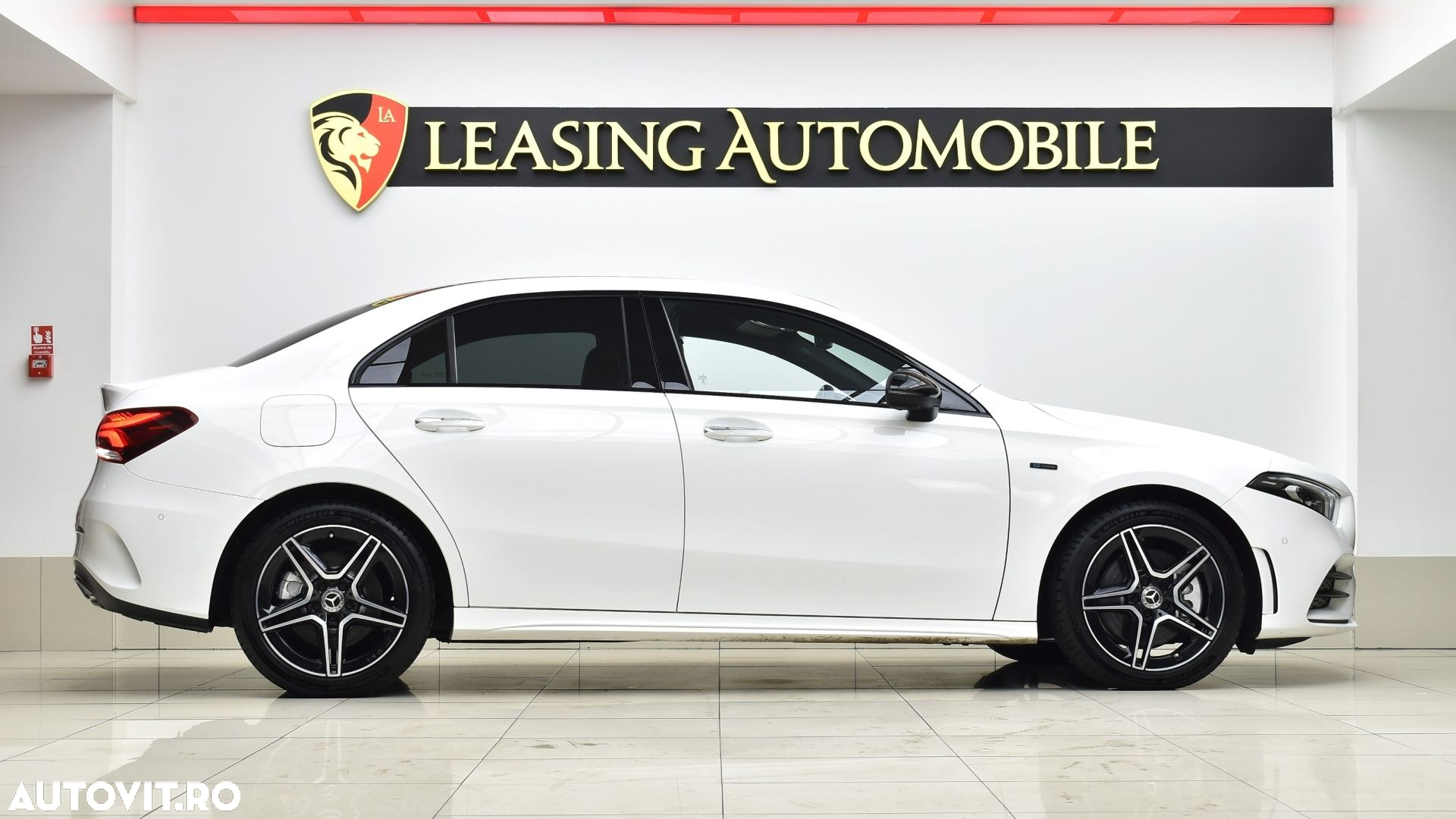 Mercedes-Benz A 250 e 8G-DCT AMG Line - 6