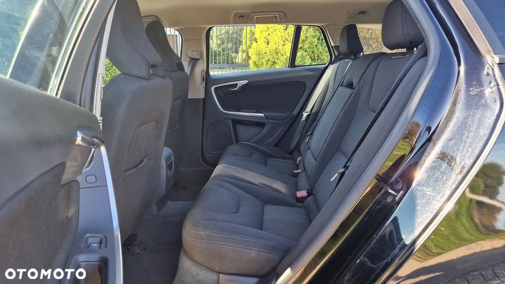 Volvo V60 D2 Momentum - 8