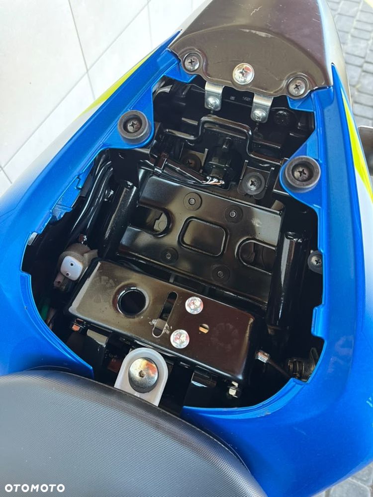 Suzuki GSX - 30