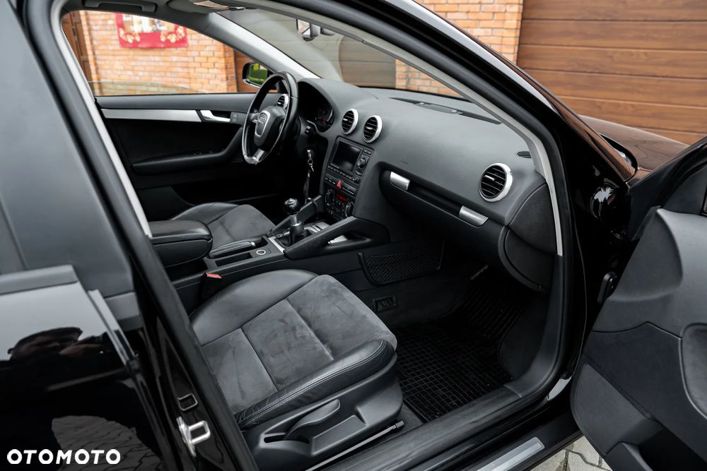 Audi A3 Sportback 2.0 TDI Ambiente - 8