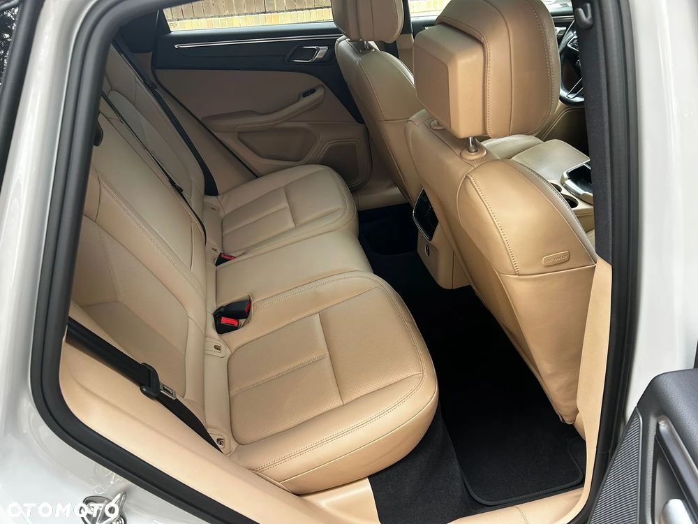 Porsche Macan Standard - 34