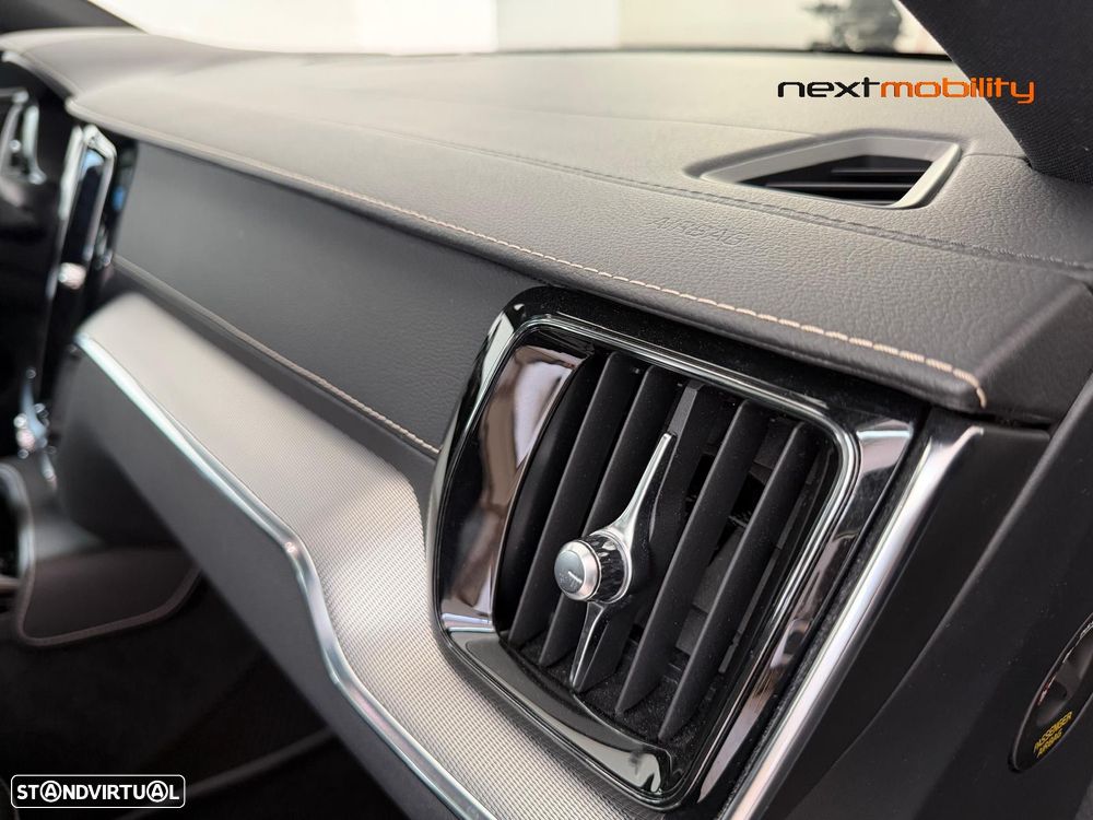 Volvo V60 2.0 T8 AWD TE Polestar Engine - 23