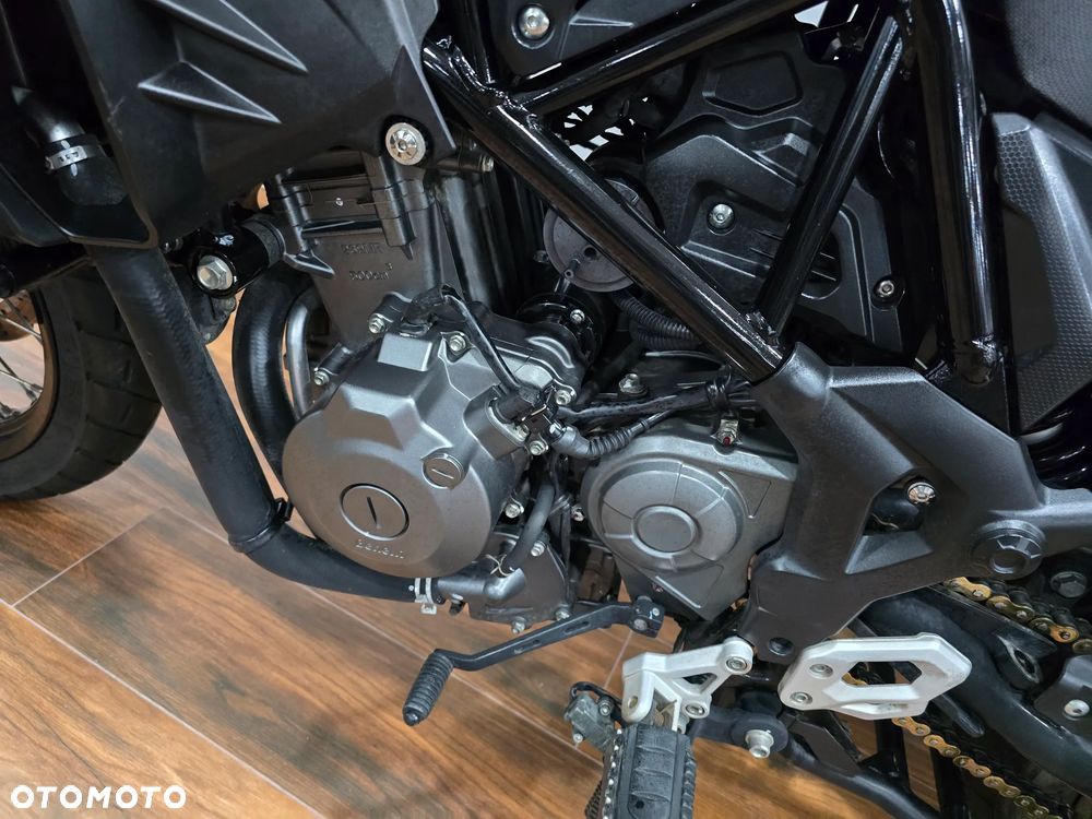 Benelli TRK 502X - 21