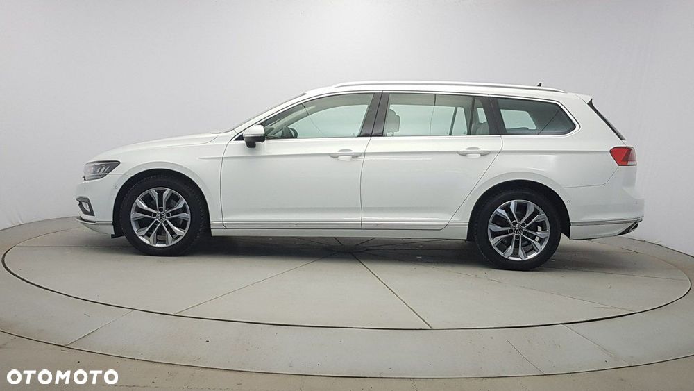 Volkswagen Passat - 4