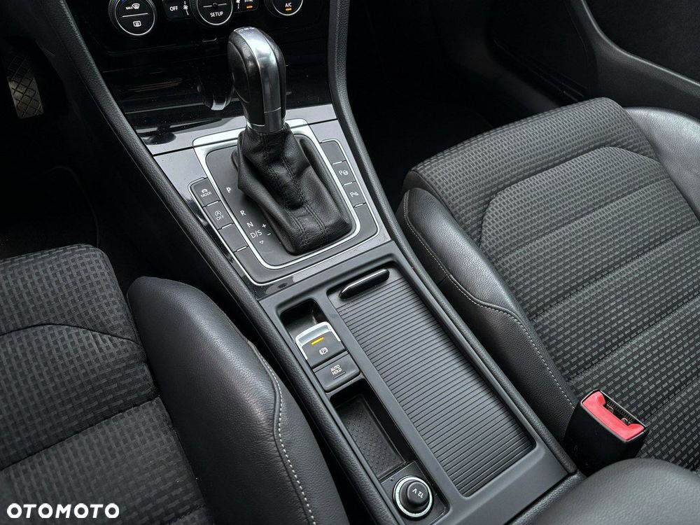 Volkswagen Golf 1.4 TSI BMT Highline DSG - 16