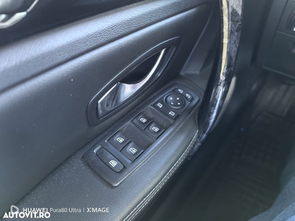Renault Laguna dCi 110 FAP EDC Bose Edition - 8