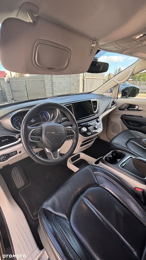 Chrysler Pacifica - 14