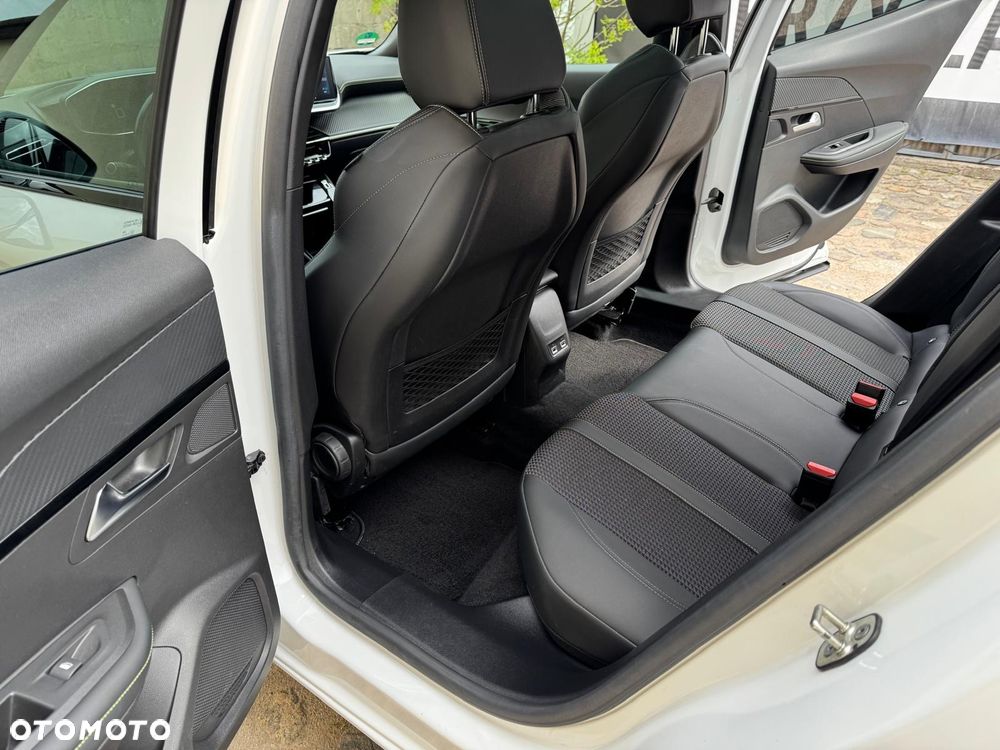 Peugeot 2008 1.5 BlueHDi GT Line S&S EAT8 - 29