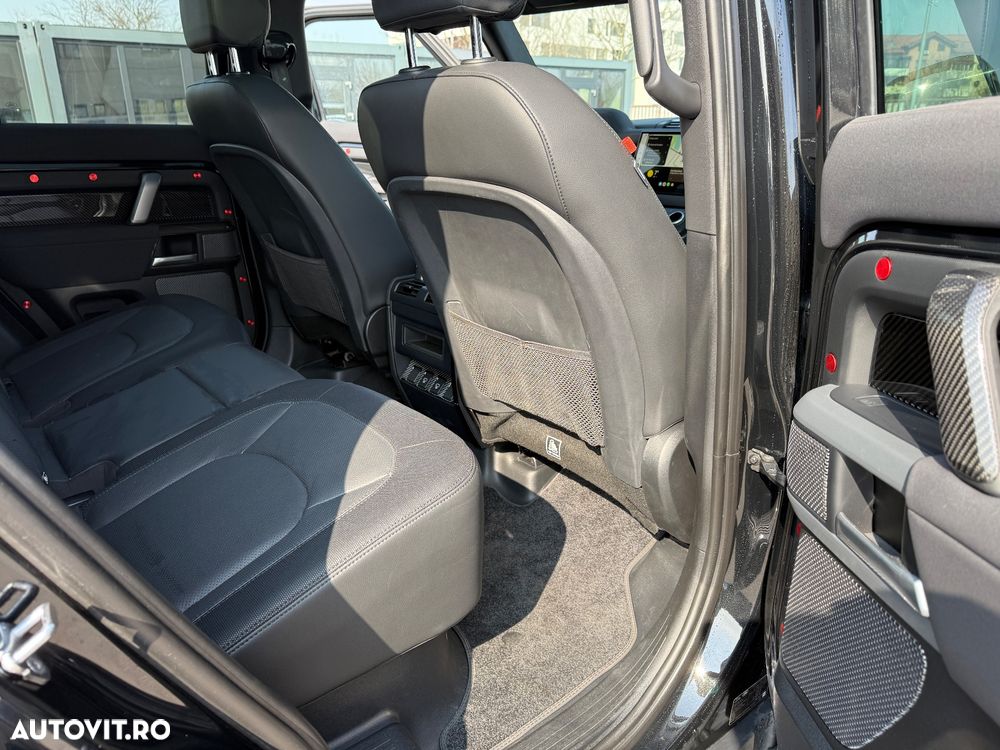 Land Rover Defender 110 3.0D 250 MHEV Hard Top X-Dynamic SE - 19