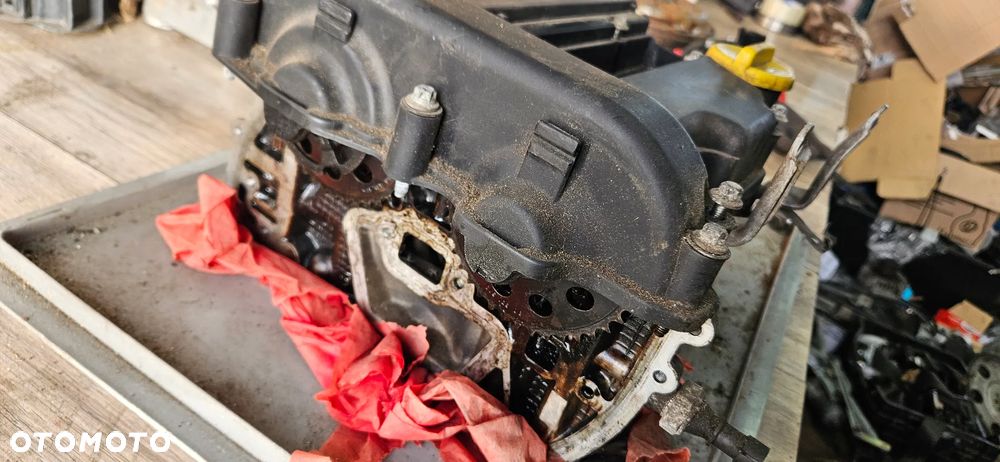 Głowica silnika wałki pokrywa zaworów Opel Corsa C 1,0 12V Z10XE 90400233 - 4