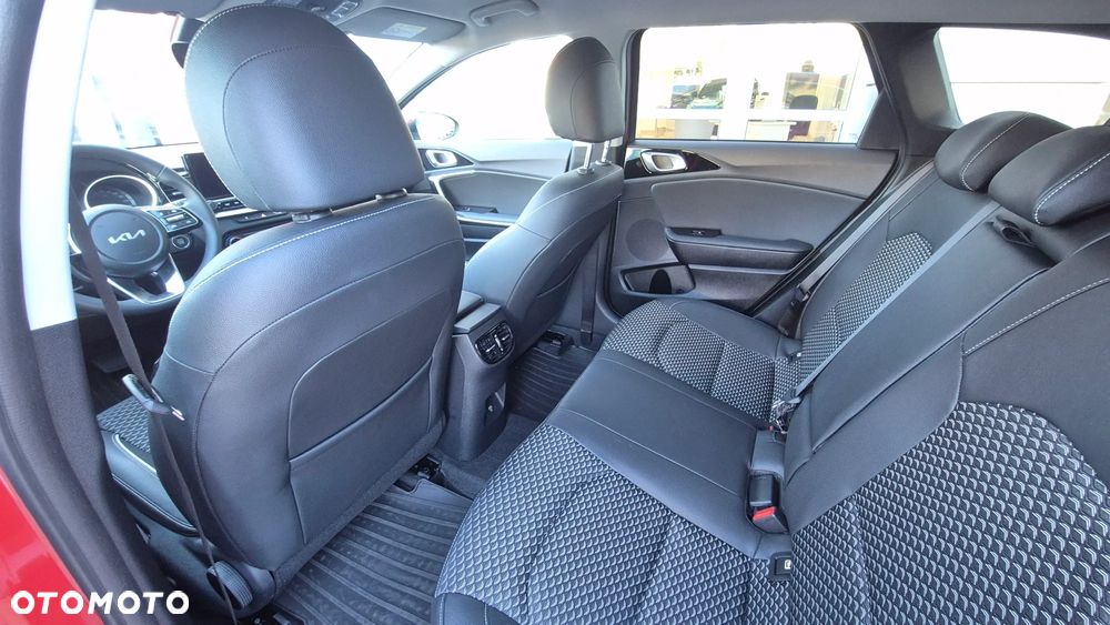 Kia Ceed 1.5 T-GDI M DCT - 14