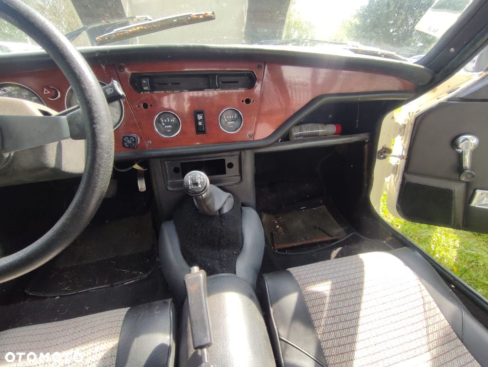 Triumph Spitfire - 16