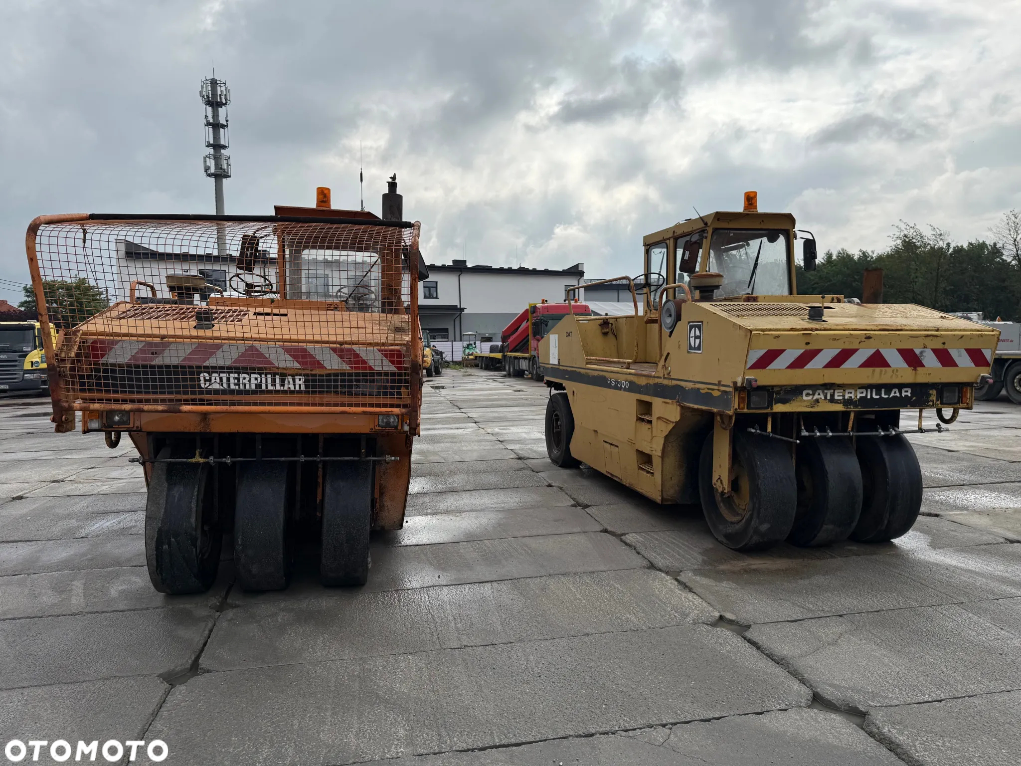 Caterpillar PS300 Walec Koła Gumowe - 4