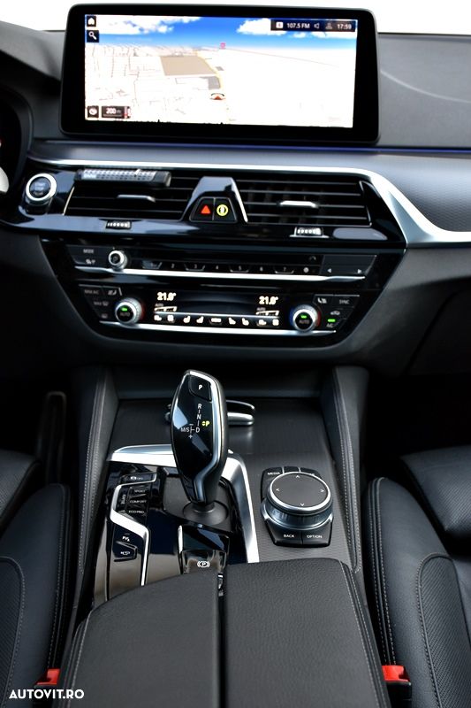 BMW Seria 5 520i AT MHEV - 26