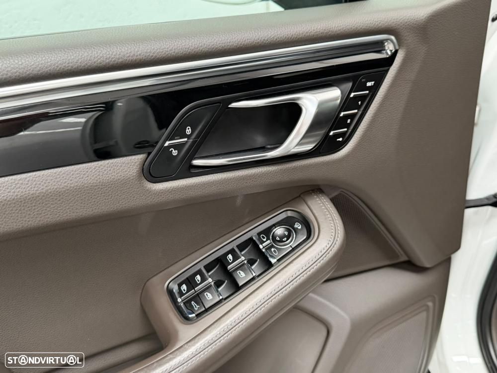 Porsche Macan S - 26